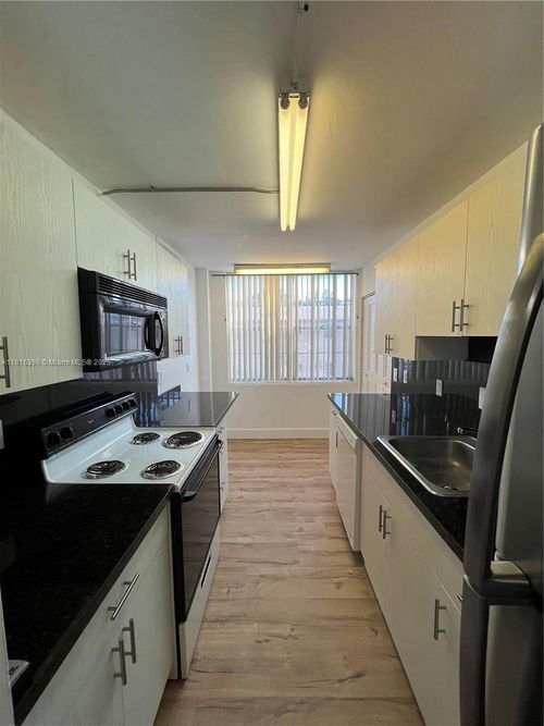 apt-201-12105 Ne 6th Ave, North Miami, FL, 33161-5533 | Card Image