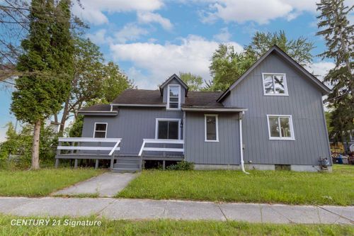 611 W 2nd St, Pinconning, MI, 48650-7014 | Card Image