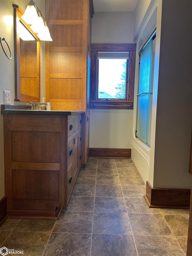 1010 Center St, House other with 4 bedrooms, 3 bathrooms and null parking in Manning IA | Image 43