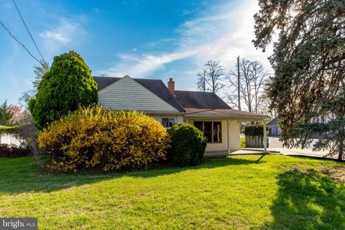 2114 Chestnut Ave, West Norriton, PA, 19403-3033 | Card Image