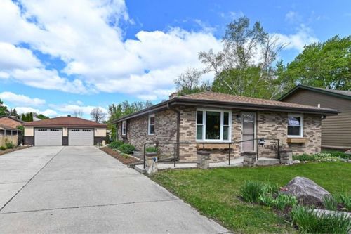 4265 S 68th St, Greenfield, WI, 53220-2903 | Card Image