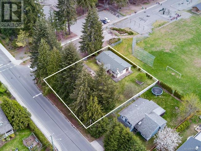 3330 Egremont Rd, House other with 3 bedrooms, 1 bathrooms and 2 parking in Cumberland BC | Image 3