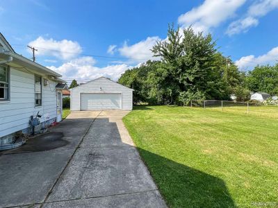 11011 Hupp Avenue, House other with 2 bedrooms, 1 bathrooms and null parking in Warren MI | Image 3