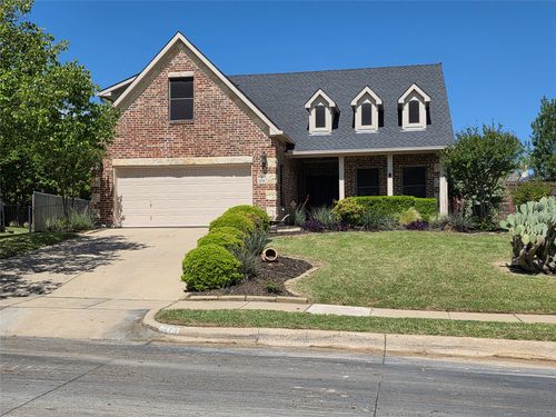 2716 Park Pl, Burleson, TX, 76028-6324 | Card Image