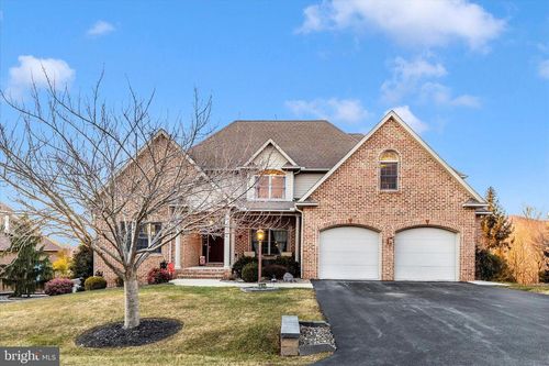 11067 Weatherstone Dr, WAYNESBORO, PA, 17268-8832 | Card Image