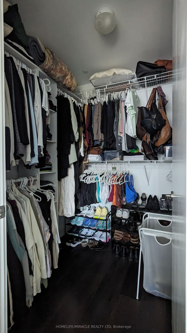2008 - 20 Bruyeres Mews, Condo with 2 bedrooms, 1 bathrooms and null parking in Toronto ON | Image 9