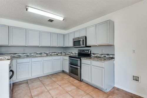 10141 Chapel Rock Dr, Fort Worth, TX, 76116-1238 | Card Image