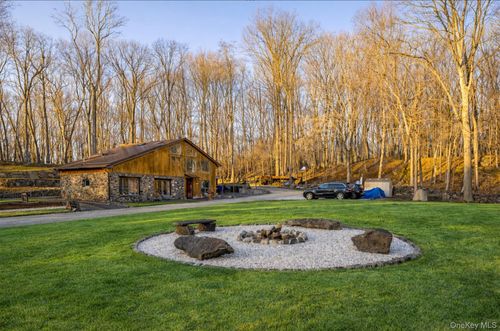 27 Spice Hill Rd, Croton-On-Hudson, NY, 10520-1130 | Card Image