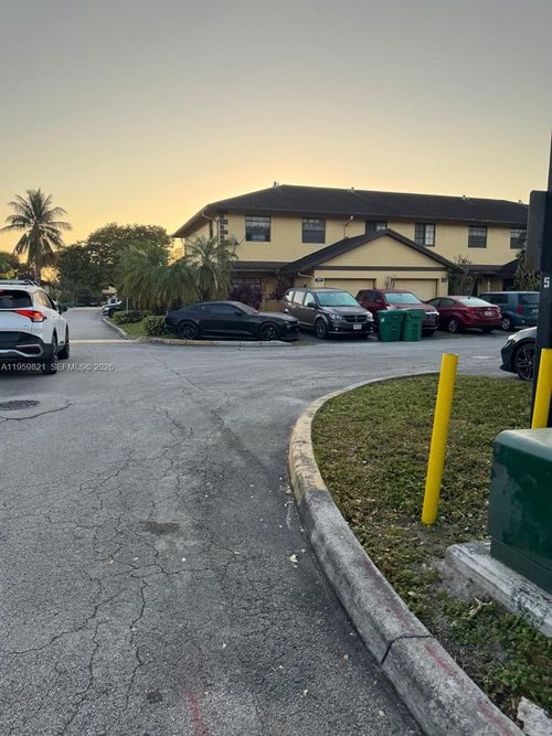 1074 Ne 210th Terr, Miami, FL, 33179 | Card Image