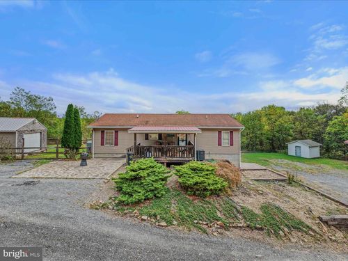 193 Idris Ln, BERKELEY SPRINGS, WV, 25411-6318 | Card Image