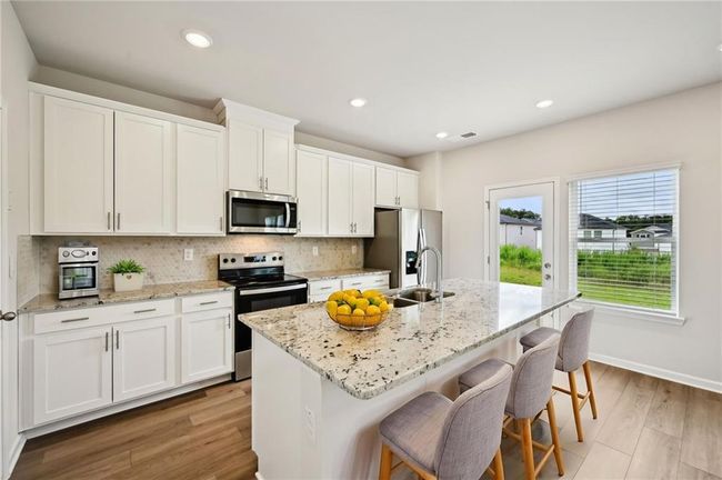 2761 Aralynn Way, House other with 3 bedrooms, 3 bathrooms and 2 parking in College Park GA | Image 15