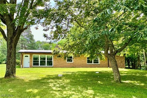 17575 Ridge Rd, North Royalton, OH, 44133-6213 | Card Image