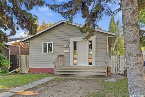 3817 Diefenbaker Drive, Saskatoon, SK, S7L5C6 | Card Image
