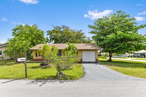 7000 Nw 95th Ter, Tamarac, FL, 33321-3049 | Card Image
