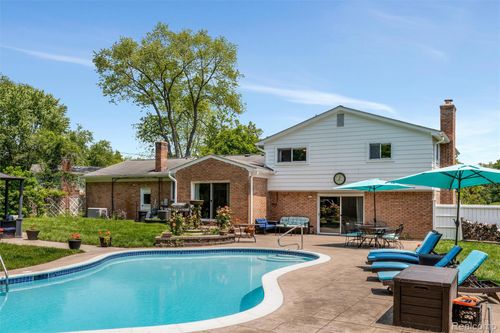 24960 S Cromwell Dr, Franklin, MI, 48025 | Card Image