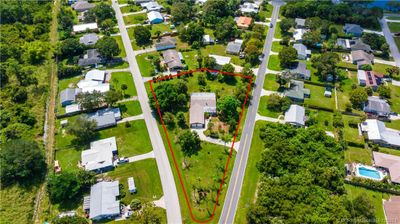 4900 Palm Drive, House other with 3 bedrooms, 2 bathrooms and null parking in Fort Pierce FL | Image 2