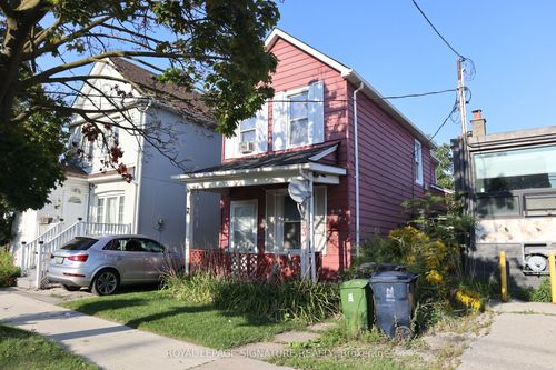 3 Toffee Crt, Etobicoke, ON, M8V3B9 | Card Image