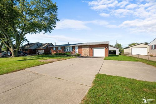 826 S Raisinville Rd, Raisinville Twp, MI, 48161-9704 | Card Image