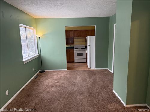 250 W Walton Blvd, Pontiac, MI, 48340-1167 | Card Image