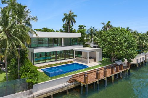 9720 W Broadview Dr, Bay Harbor Islands, FL, 33154-1930 | Card Image