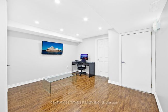 61 Rizal Ave, House attached with 3 bedrooms, 4 bathrooms and 2 parking in Markham ON | Image 16