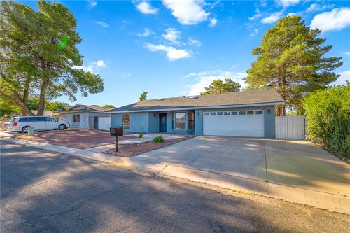 985 Crestwood Dr, Kingman, AZ, 86409-2963 | Card Image