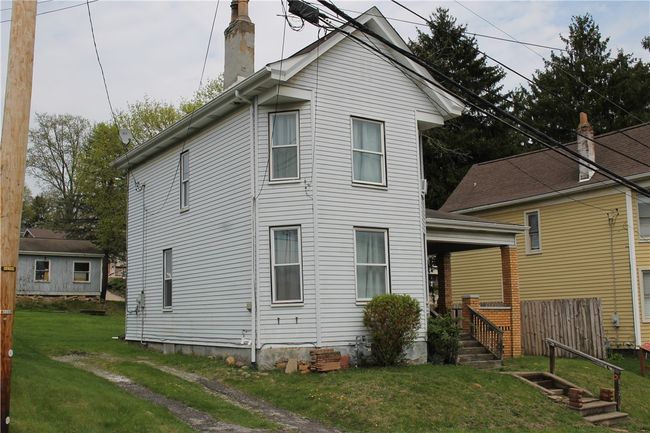 812 5 Th St, House other with 2 bedrooms, 1 bathrooms and 2 parking in Rochester PA | Image 13