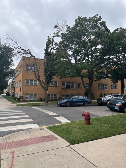 a-5601 W Byron St, Chicago, IL, 60634-2762 | Card Image