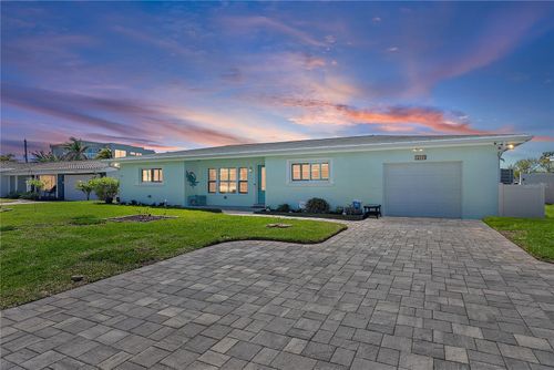 12170 4th St E, TREASURE ISLAND, FL, 33706-4425 | Card Image