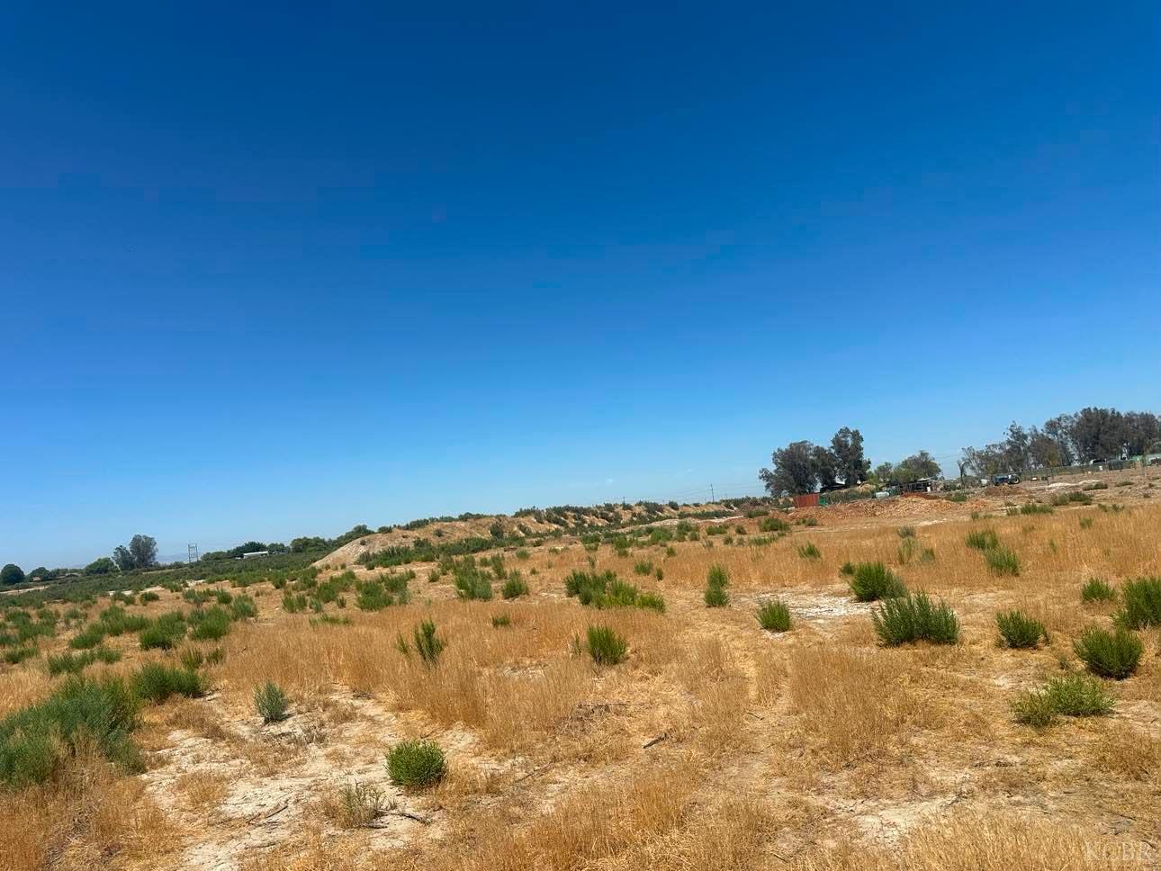 Land in Lemoore