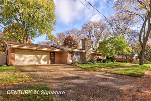 2160 Heather Ln, Saginaw, MI, 48602-2926 | Card Image