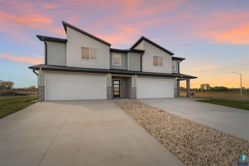 535 Bunyan Dr, Harrisburg, SD, 57032-8293 | Card Image
