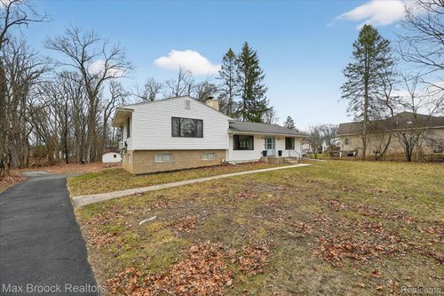 22525 Riverdale Dr, Southfield, MI, 48033-5953 | Card Image