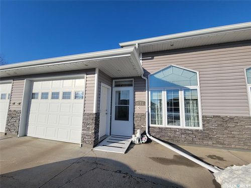 2-5364 Progress St, Macklin, SK, S0L2C0 | Card Image