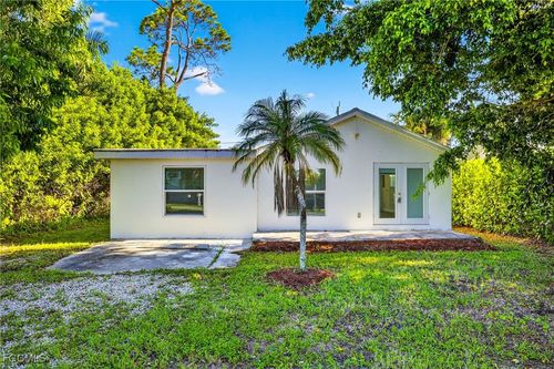 3203 Woodside Ave, NAPLES, FL, 34112-7333 | Card Image
