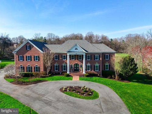 9722 Arnon Chapel Rd, GREAT FALLS, VA, 22066-3911 | Card Image