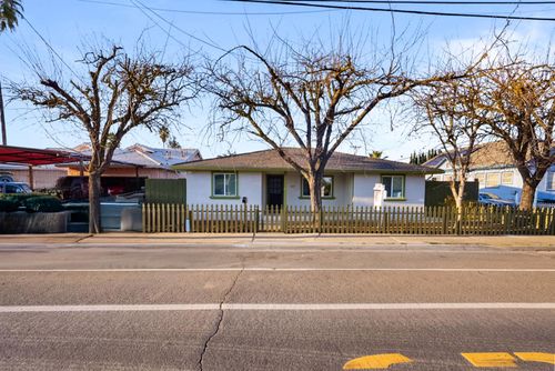 445 M St, Patterson, CA, 95363-2125 | Card Image