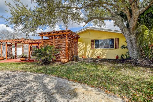 13706 Britton Dr, HUDSON, FL, 34667-4501 | Card Image