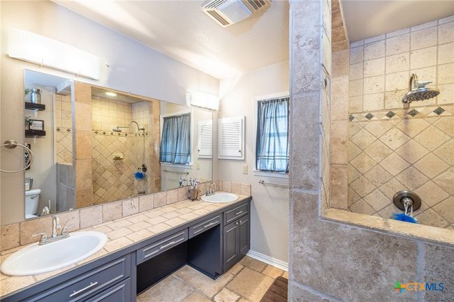 1413 Summit Dr, House other with 3 bedrooms, 3 bathrooms and null parking in Gonzales TX | Image 22