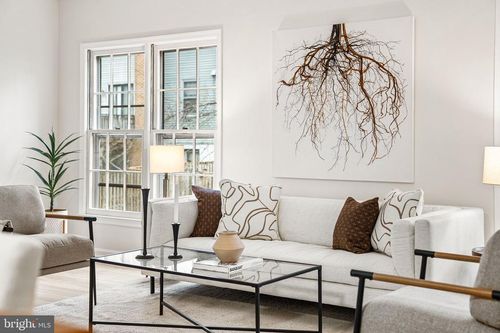 9611 Scotch Haven Dr, VIENNA, VA, 22181-6127 | Card Image