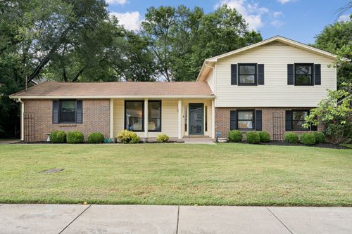 2961 Mossdale Dr, Antioch, TN, 37013-5203 | Card Image