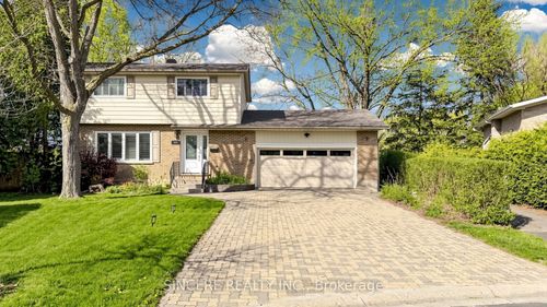 592 Canewood Cres, Waterloo, ON, N2L5P5 | Card Image