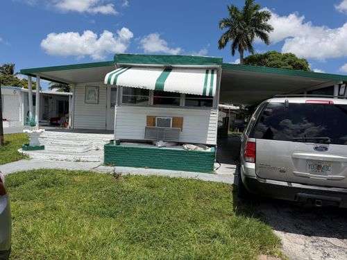 1670 Sw 85th Ave, Davie, FL, 33324-4532 | Card Image