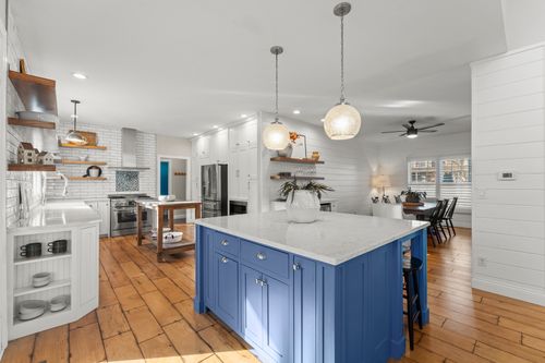 102 Fox Run Dr, Mahomet, IL, 61853-2758 | Card Image