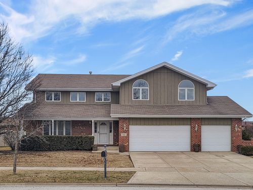 8548 Monaghan Dr, Tinley Park, IL, 60487-3640 | Card Image