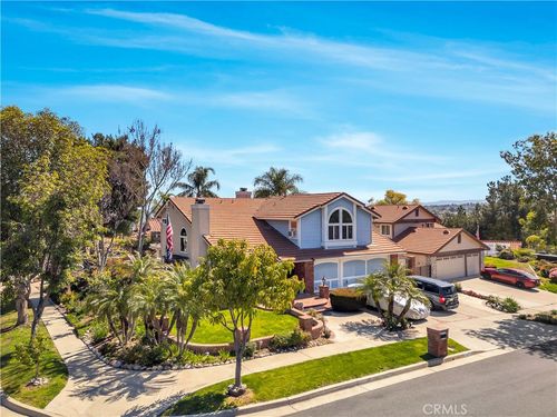 1475 Labrador Cir, Corona, CA, 92882-5768 | Card Image