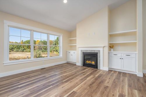 384 N River Rd, Epping, NH, 03042-1518 | Card Image