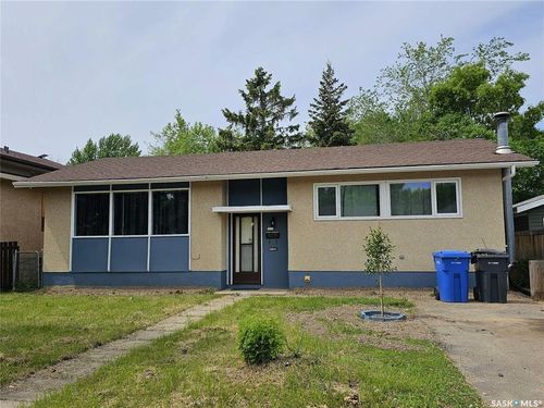 1641 103 Rd St, House with 3 bedrooms, 3 bathrooms and 3 parking in North Battleford SK | Card Image