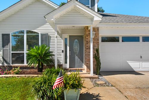 997 Claeven Cir, Fort Walton Beach, FL, 32547-4273 | Card Image