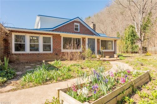 2529 Mount Pleasant Rd, Shawsville, VA, 24162-1469 | Card Image